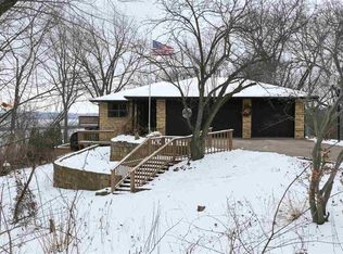 1000 Whispering Ln, Hazel Green, WI 53811