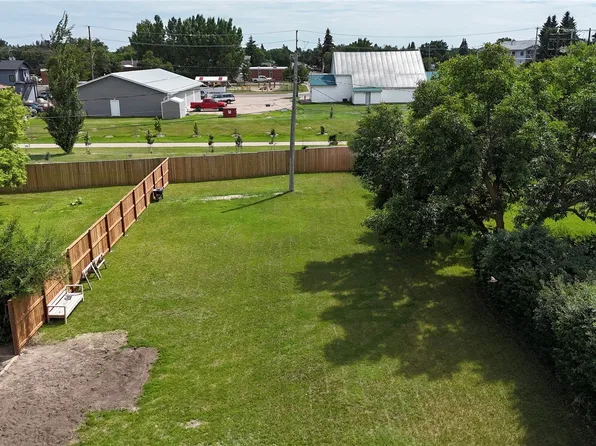 417 Park Avenue, Outlook, SK S0L 2N0