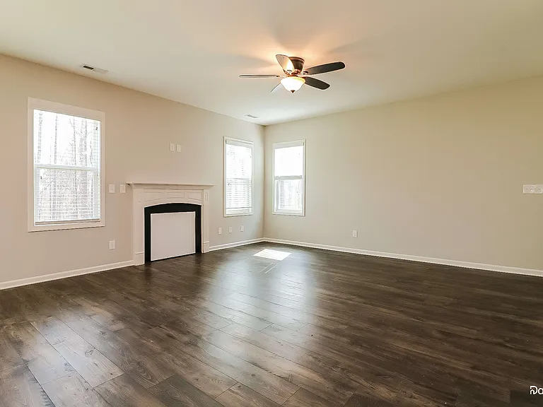 317 Lanier Pl — Photo 5