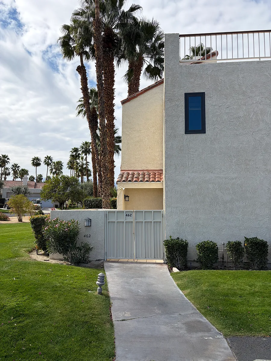 Building Photo - 462 Sunningdale Dr