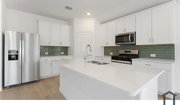 1022 Eagle Run Ln — Photo 1