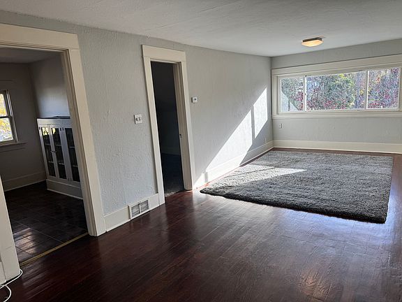 Living Room facing South
