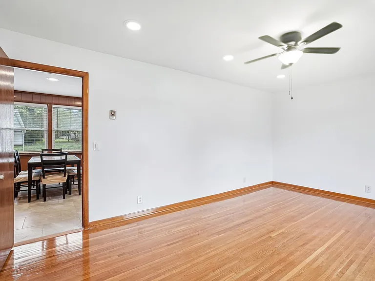6609 Beacon Ln — Photo 1