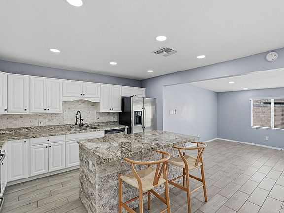 2nd image of 2934 N 79th Ln