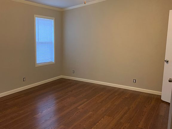 4th image of 201 E Pointe Dr