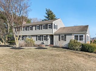 1 Nottingham Dr, Norwood, MA 02062