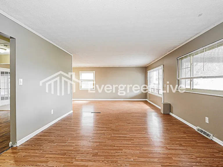 5050 Fullerton Dr — Photo 3