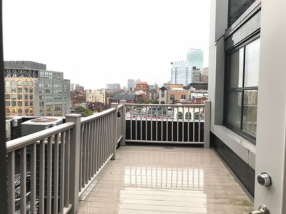 5th image of 629 Highland Ave #202
