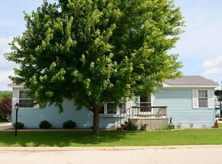 5366 Autumnash Ln, Machesney Park, IL 61115
