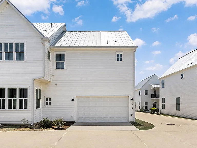 4810 Springdale Rd #19 — Photo 35