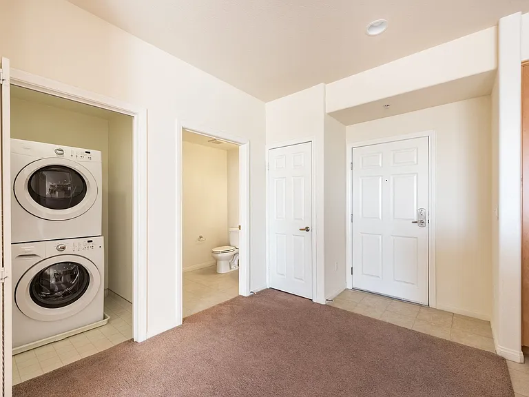 Glenoaks Villas — Photo 5