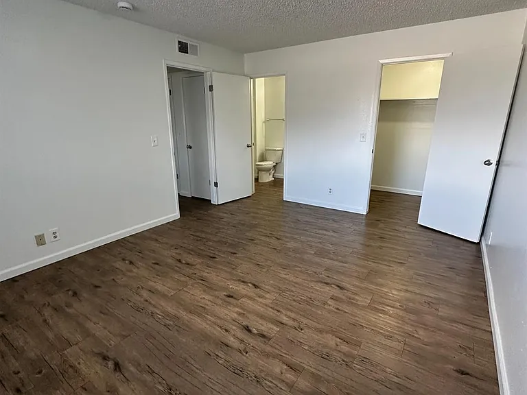 1069 Cherry Ln #D — Photo 15