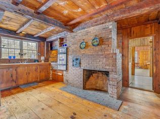 2 Country Club Dr, Halifax, MA 02338