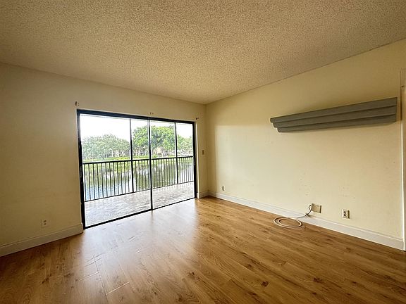 4th image of 1236 S Military Trl APT 1522