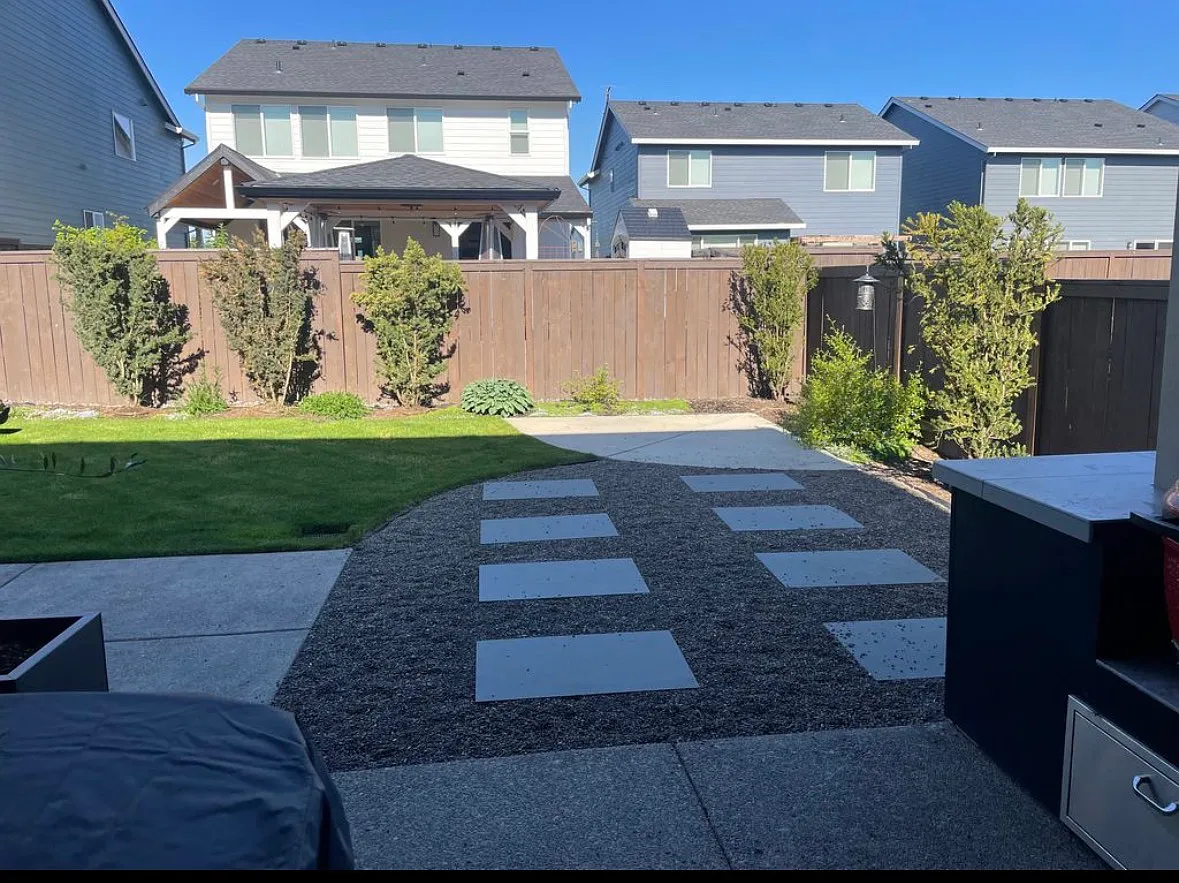 3 bed, 2.5 bath, 2061 sqft, $3,200 — Photo 3