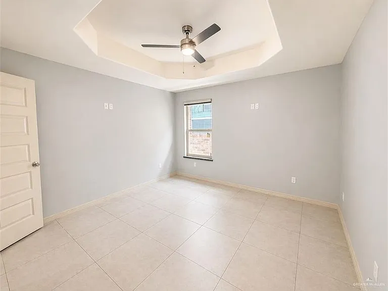 1206 E Maurer St — Photo 11