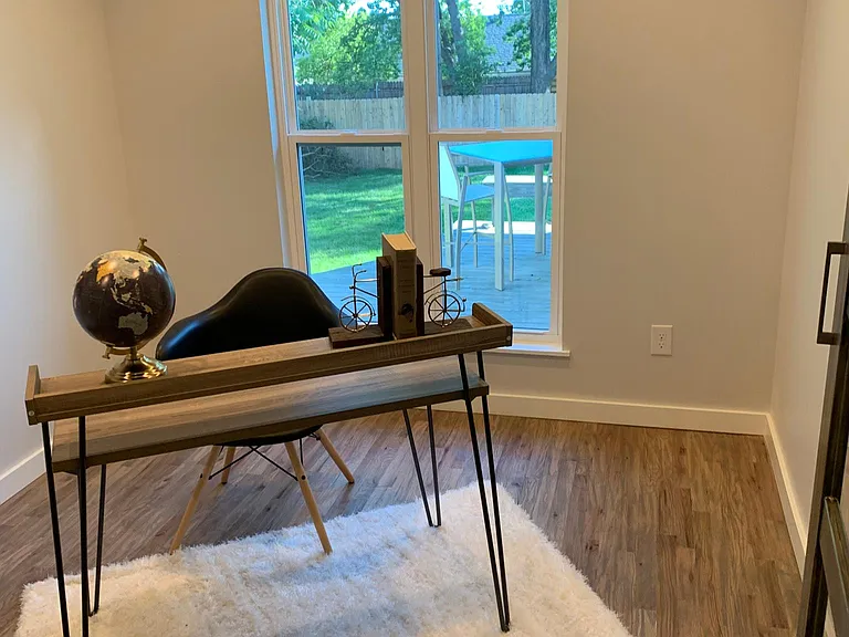 PRIVATE STUDY WITH FRENCH DOORS OFF LIVING AREA