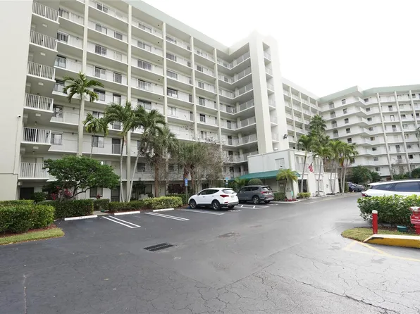 2334 S Cypress Bend Drive #203, Pompano Beach, FL 33069