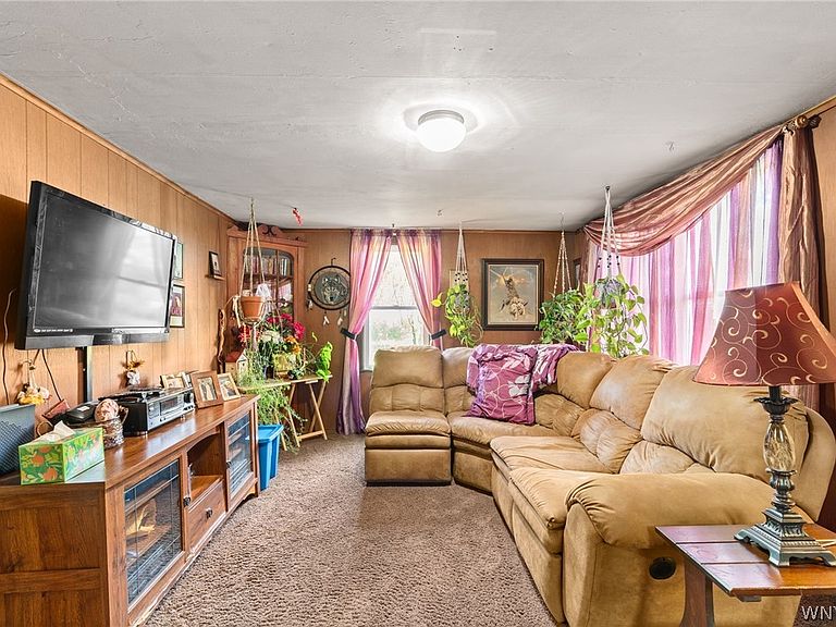 Listing photo 5