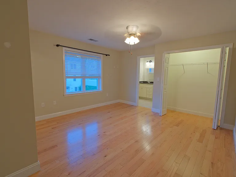 37 Wren Ter #6 — Photo 15