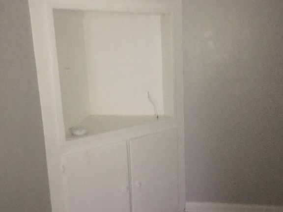 3rd image of 850 NE Coldwater Ave