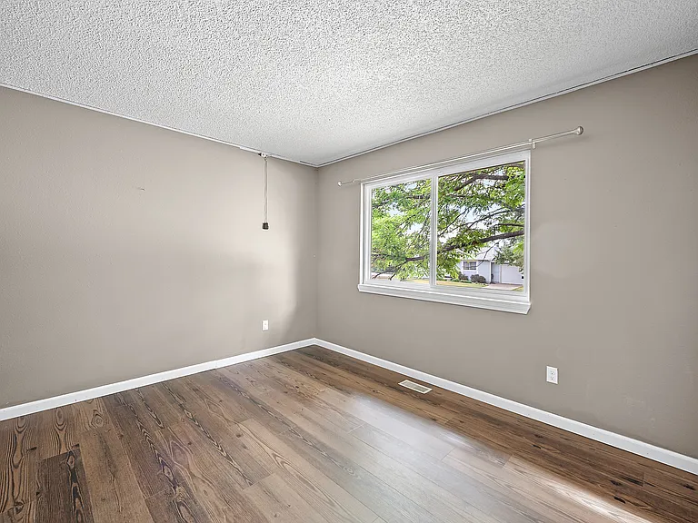 7530 Deer Trl — Photo 18