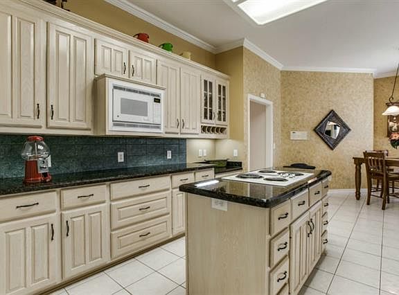 3rd image of 1815 Park Meadow Ln