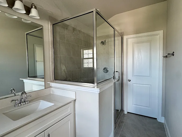548 Hutchinson Ln — Photo 17