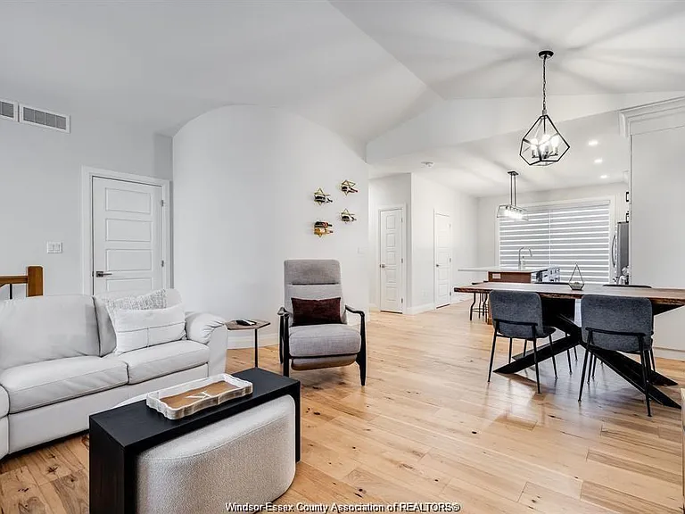 241 Robinson Ave #UPPER — Photo 6