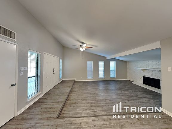 3rd image of 3129 Eastpark Dr