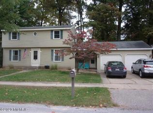 4516 Marshall Ave SE, Kentwood, MI 49508