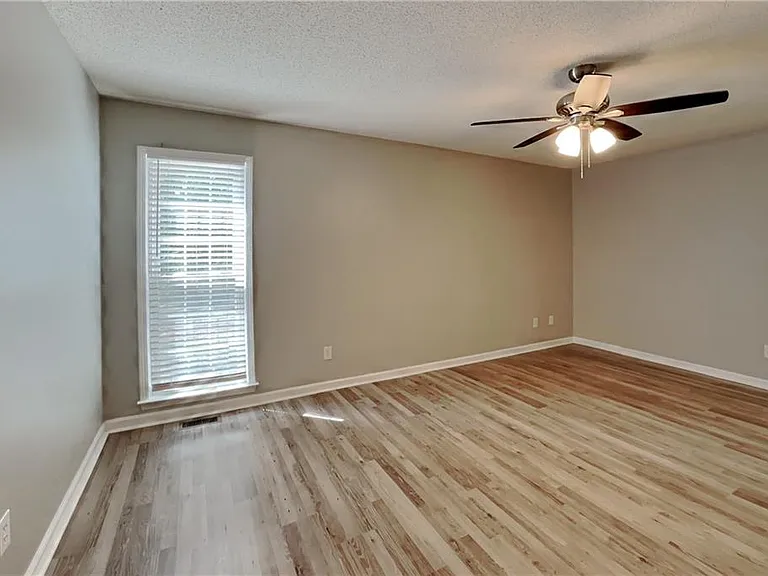 3912 Sharpel Ln NW — Photo 7