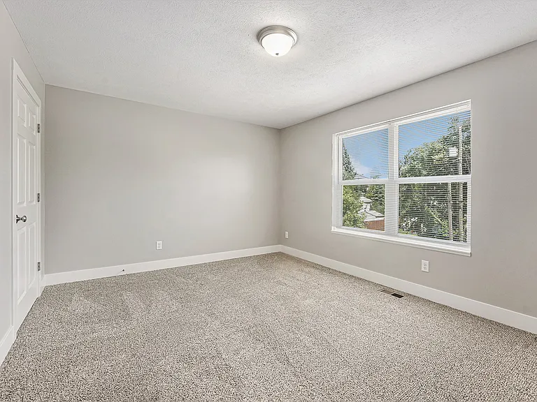 717 Worden St SE — Photo 10