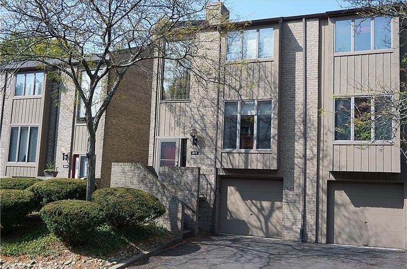 1st image of 211 Pine Ct