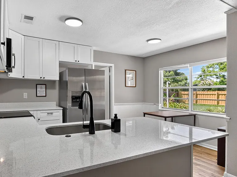 Okaloosa Dr — Photo 8