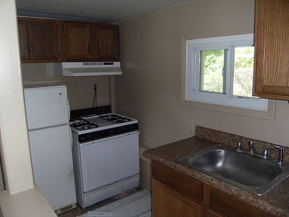 2nd image of 11549 S Us Highway 27 APT 6