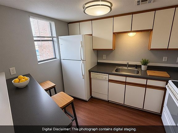 3rd image of 2500 Burleson Rd APT 209