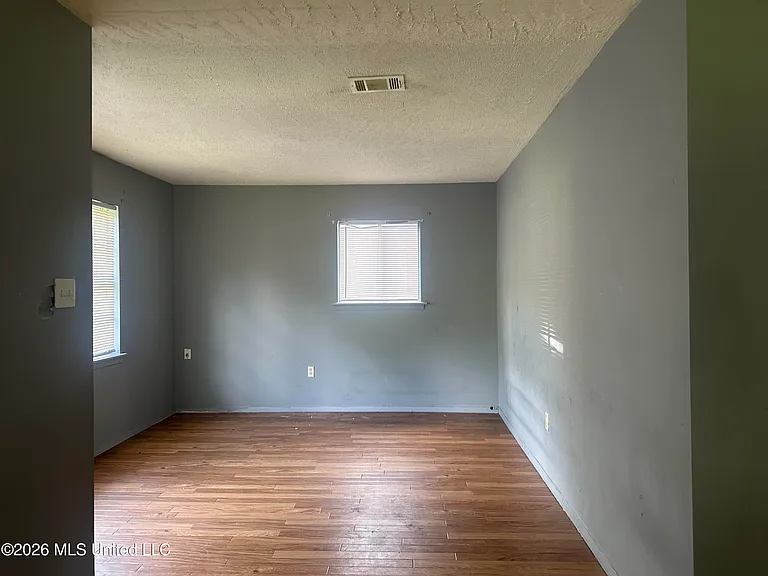 3655 Horton St — Photo 34