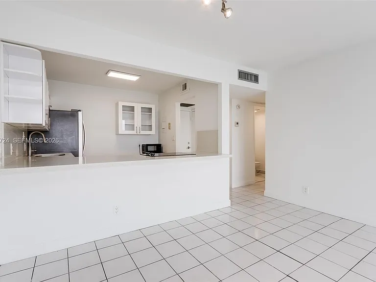 100 Bayview Dr #1102 — Photo 14