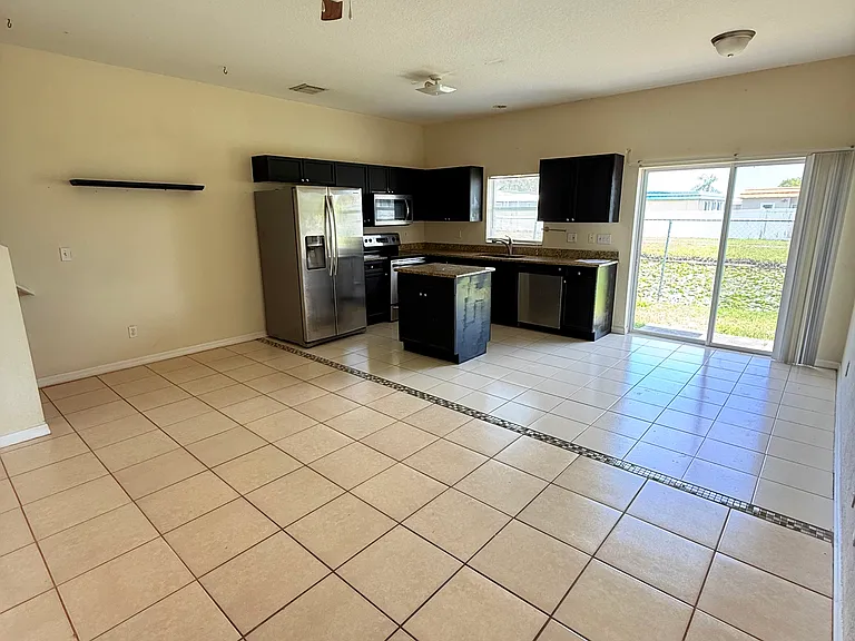 7081 Opal Dr — Photo 3