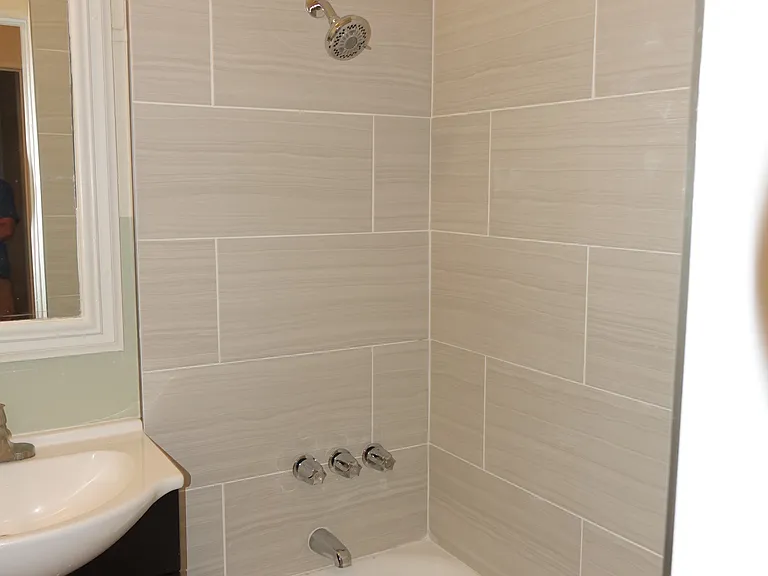 3352 Rowena Ave — Photo 11