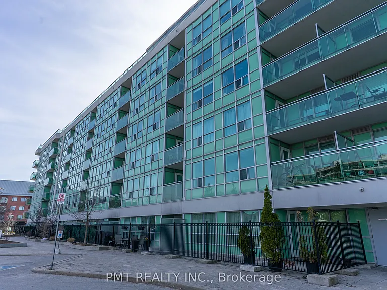 60 Fairfax Cres #111 — Photo 30