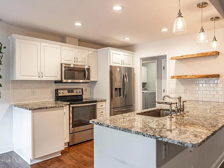 104 Juniper Creek Blvd — Photo 9