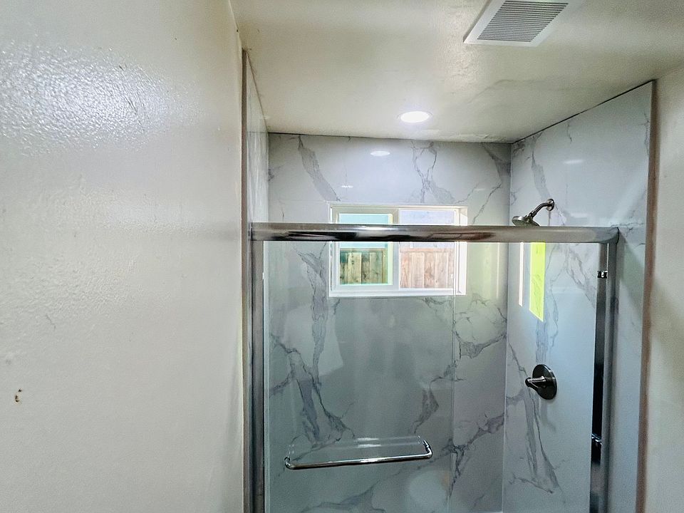 2nd image of 37453 Cherry St APT B