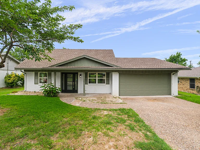 506 Rogers Way — Photo 1