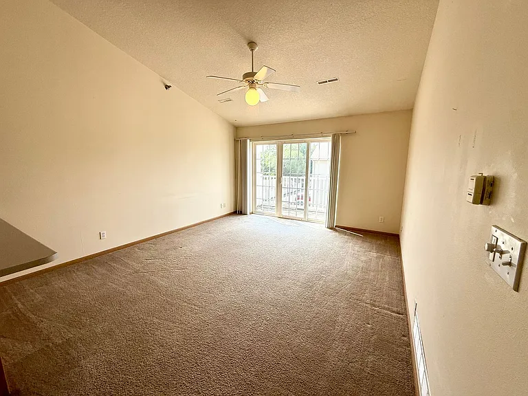 221 Crystal St — Photo 89