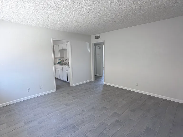 3412 N Chester Ave #C — Photo 9