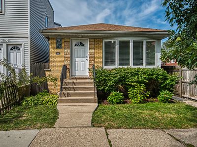 3752 N Albany Ave, Chicago, IL, 60618