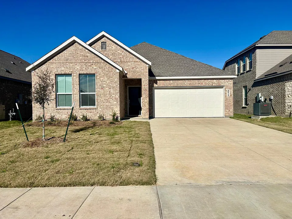 3513 Fox Valley Ln