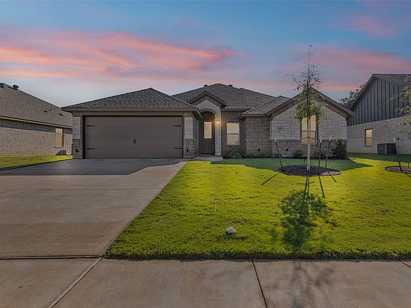 3rd image of 620 Jameson St